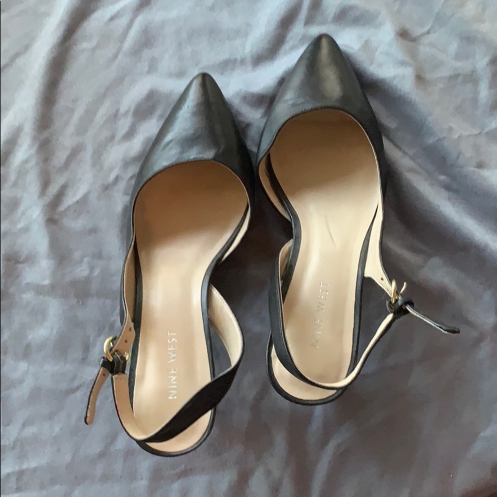 Nine West size 8 black kitten heels!